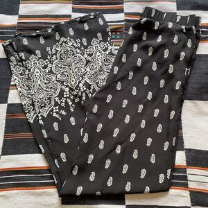 Y2K Blu Pepper Bandana Print Pants. Pockets. Medium. Boho. Festival. Wide Leg.